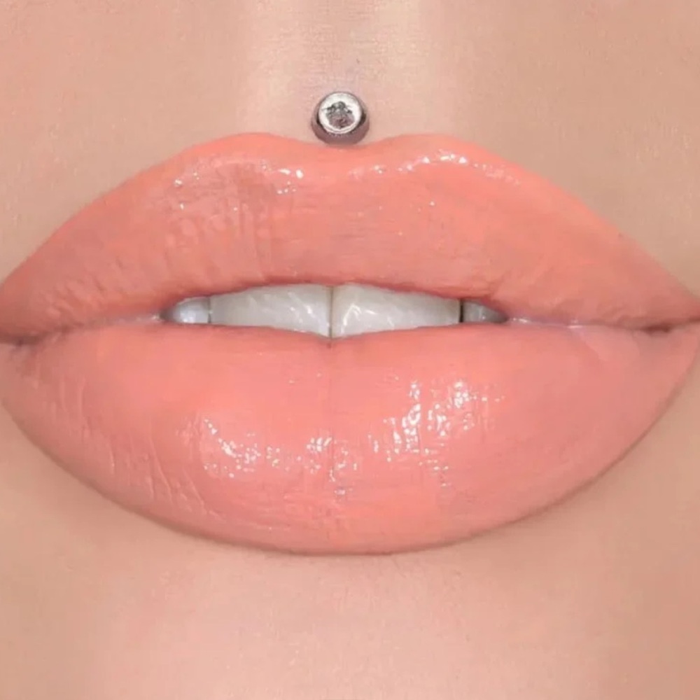 Jeffree Star Supreme Gloss “Entwined”. New in box never used.